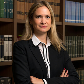 Taíssa Ribeiro - Taunay & Rocha Advogados